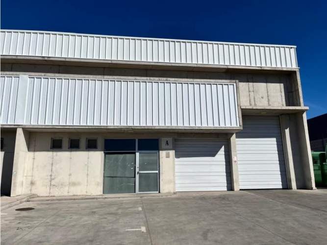 Arriendo bodega de 484 m2 en Parque Industrial, Pudahuel.
