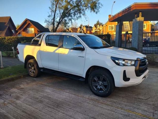 Toyota Hilux SR 2021 D/C Blanca 4x2