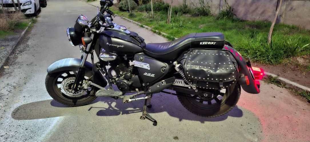 Moto Keeway superlight 200