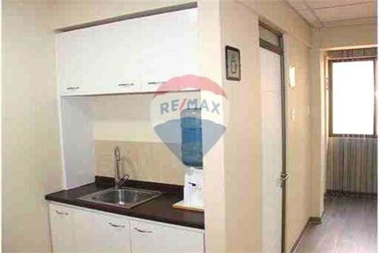 Box en oficina, edificio el ancla