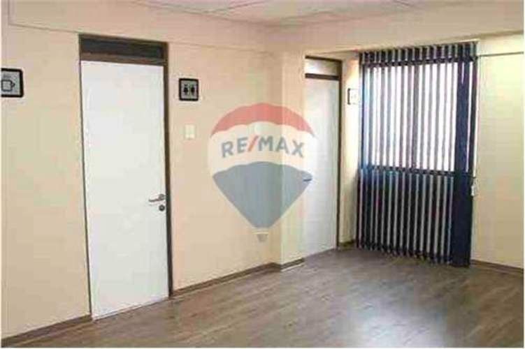 Box en oficina, edificio el ancla