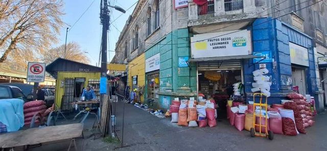 LOCAL COMERCIAL Feria Pinto