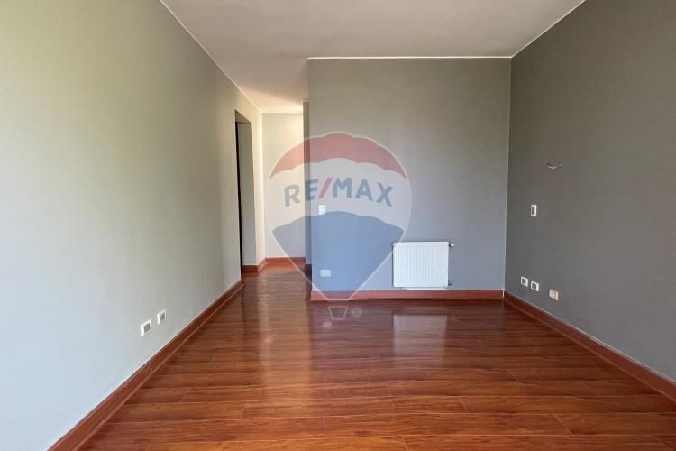 Casa perfecta en piedra roja, colina