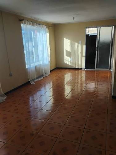 Hermosa y amplia casa en Las Compañias