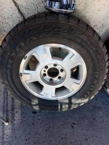 Llantas más neumáticos