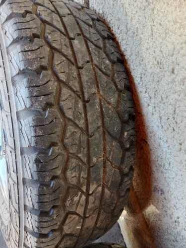 Llantas más neumáticos