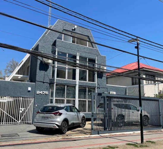 Gran propiedad comercial de 3 pisos