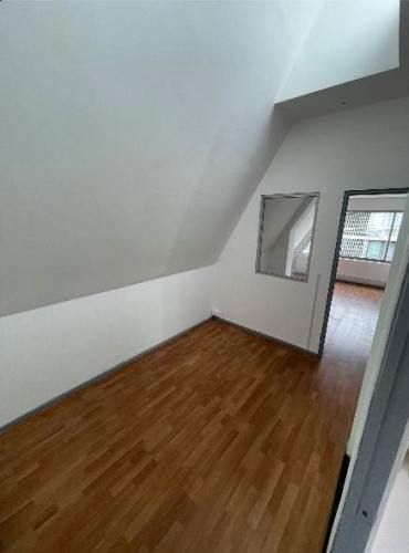 Gran propiedad comercial de 3 pisos