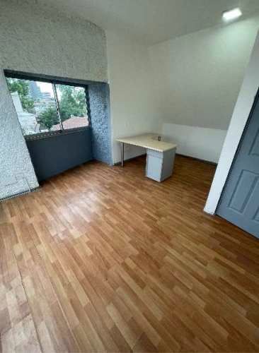 Gran propiedad comercial de 3 pisos