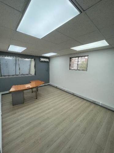 Gran propiedad comercial de 3 pisos