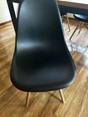 Pack 4 sillas y 2 butacas estilo Eames