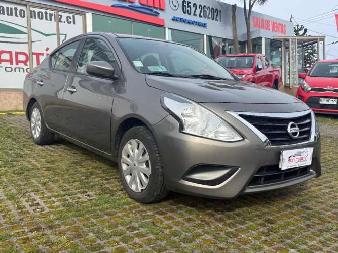 Nissan Versa sence 2015 automático