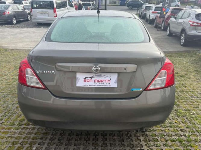 Nissan Versa sence 2015 automático