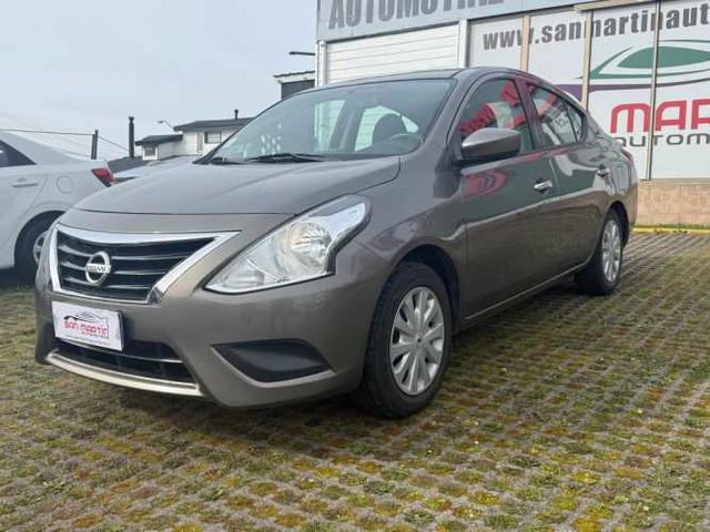 Nissan Versa sence 2015 automático