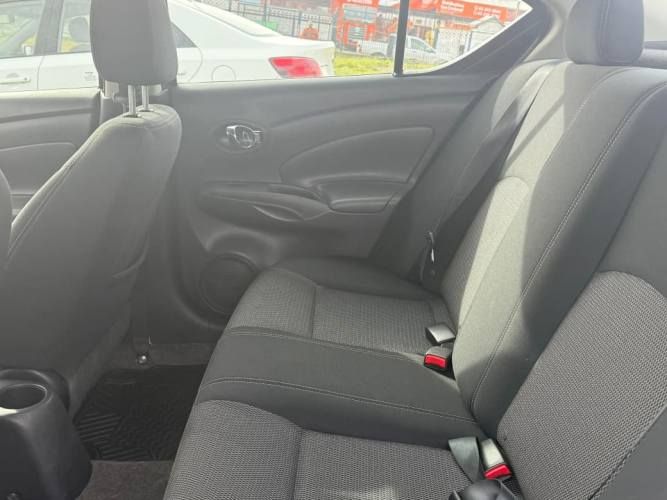 Nissan Versa sence 2015 automático