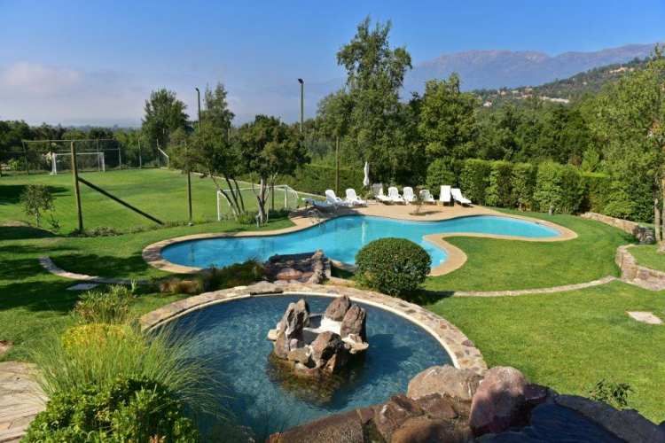 A SOLO 1 HORA DE SANTIAGO ESPECTACULAR CASA CAMPO