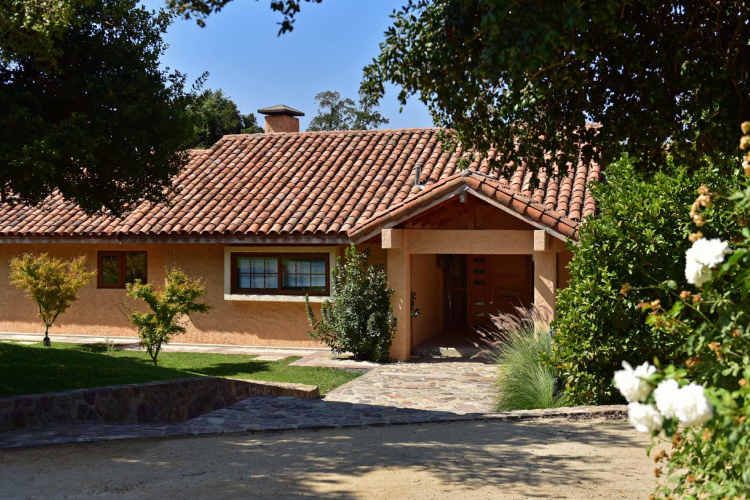 A SOLO 1 HORA DE SANTIAGO ESPECTACULAR CASA CAMPO