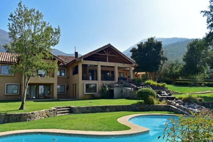 A SOLO 1 HORA DE SANTIAGO ESPECTACULAR CASA CAMPO