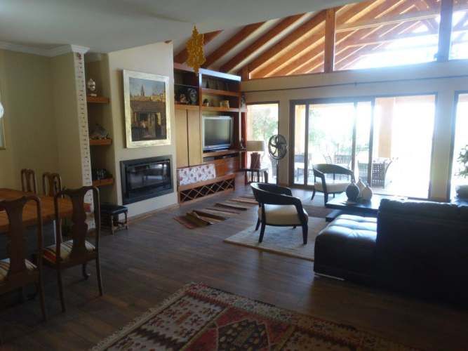 A SOLO 1 HORA DE SANTIAGO ESPECTACULAR CASA CAMPO