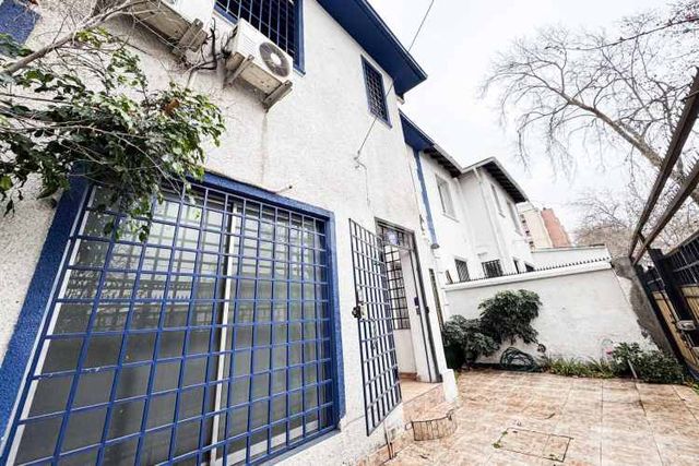 GRAN CASA COMERCIAL EN INMEJORABLE UBICACIÓN 189M2