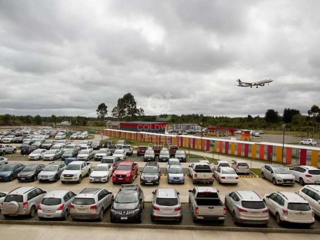 Estacionamiento Comercial frente al Aeropuerto El Tepual