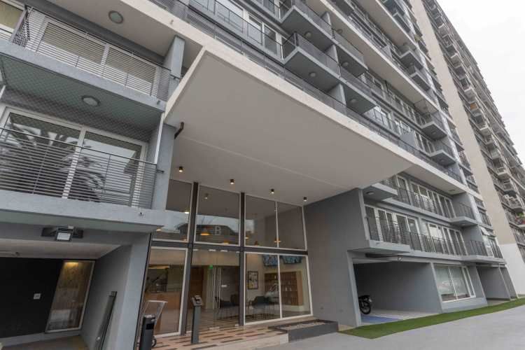 Av. Américo Vespucio (1 Est /1 Bod) [361-1]