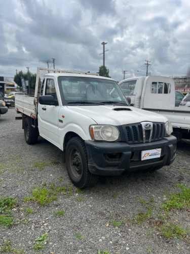 MAHINDRA PICK UP.
