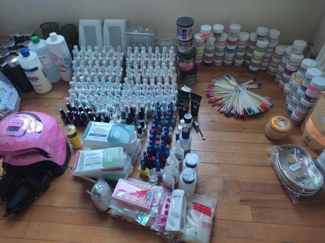 VENDO KIT COMPLETO DE MANICURE PROFESIONAL PRECIO CONVERSABLE