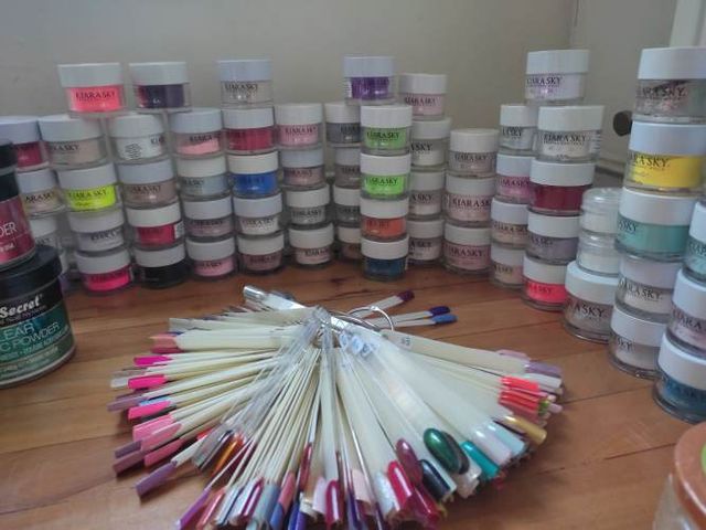 VENDO KIT COMPLETO DE MANICURE PROFESIONAL PRECIO CONVERSABLE