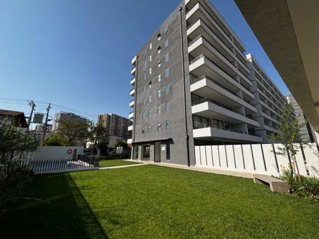 Se Arrienda lindo Departamento, Sector Residencial y Excelente Conectividad, Comuna La Florida.