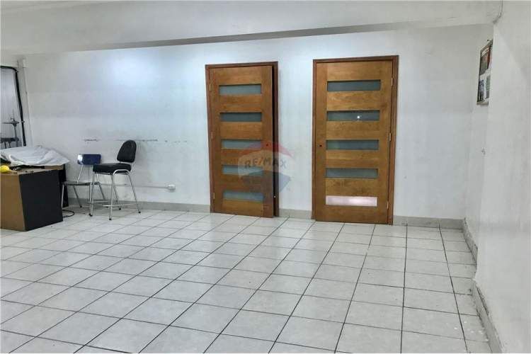 Excelente local comercial en inmejorable ubicación