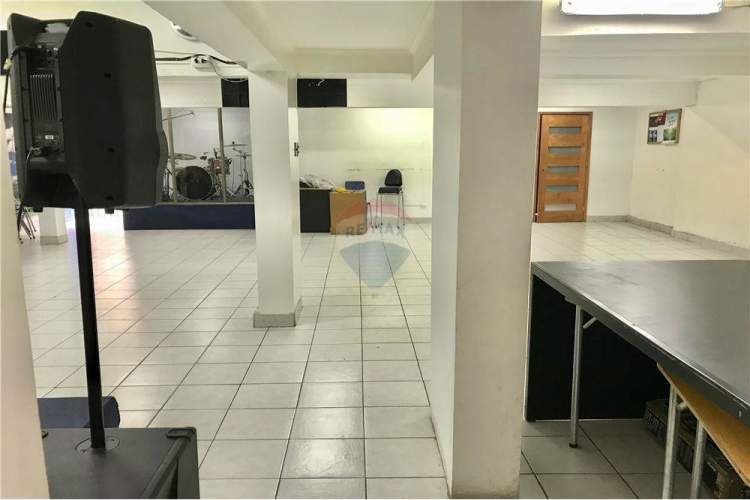 Excelente local comercial en inmejorable ubicación