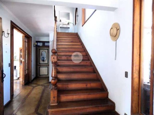 CASA La Lomita, Anglo American International School