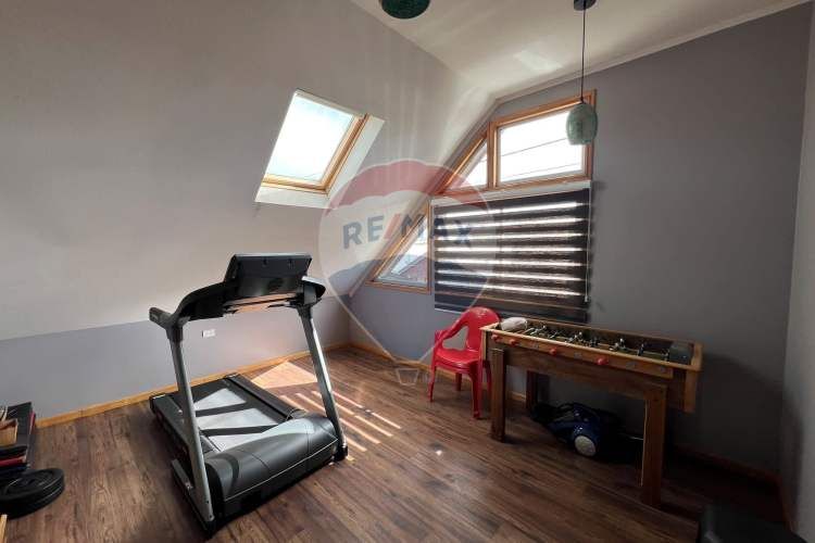 Casa de 2 pisos, 112m2, 5d/2b