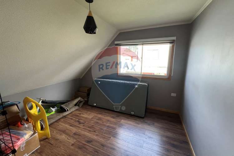 Casa de 2 pisos, 112m2, 5d/2b