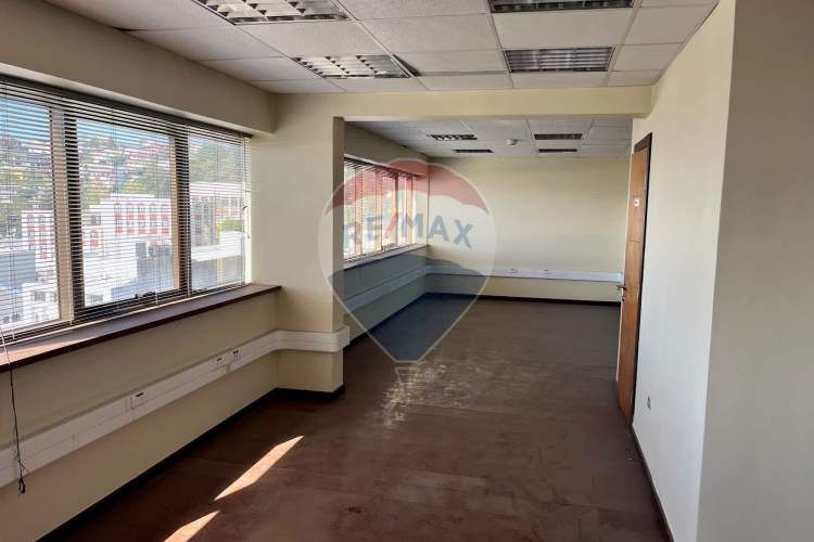 Oficina en venta edificio don cristóbal talcahuano