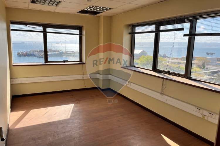 Oficina en venta edificio don cristóbal talcahuano