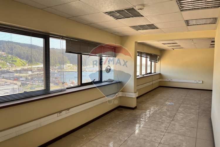 Oficina en venta edificio don cristóbal talcahuano