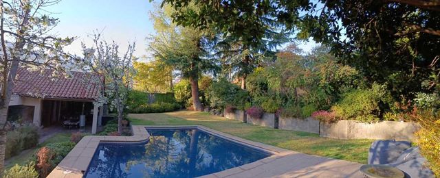 GRAN CASA EN SAN CARLOS DE APOQUINDO