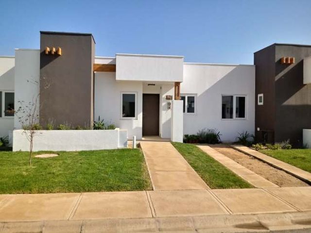 Casa Mediterránea en Condominio Exclusivo Altos de Rumié 3D2B 84/123m2