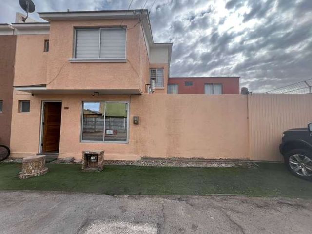 SE VENDE CASA CONDOMINIO