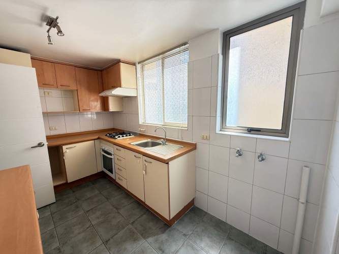 PISO BAJO EXCELENTE UBICACIÓN 3D+2B+1E+1BOD (122523)