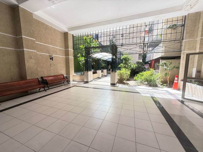 PISO BAJO EXCELENTE UBICACIÓN 3D+2B+1E+1BOD (122523)