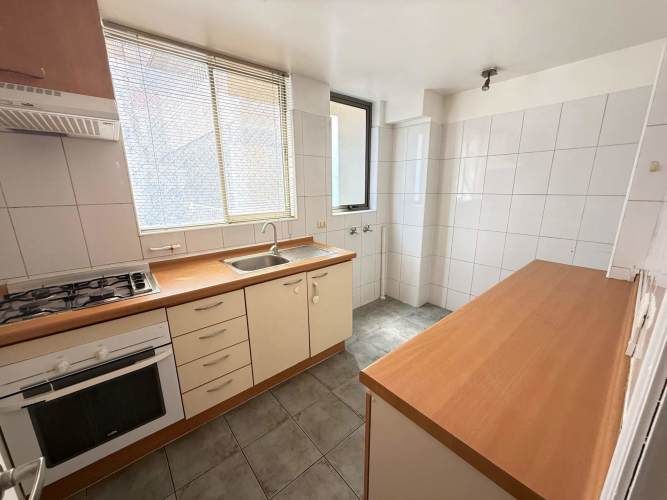 PISO BAJO EXCELENTE UBICACIÓN 3D+2B+1E+1BOD (122523)