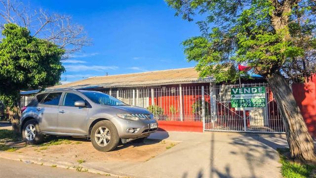 Casa 3 Dorm. 65/220m2 A 7 Min. Metro Av. Central El Bosque