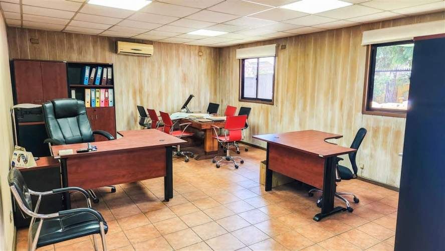 Oficina De 770/1710 M2 En Arriendo En Macul