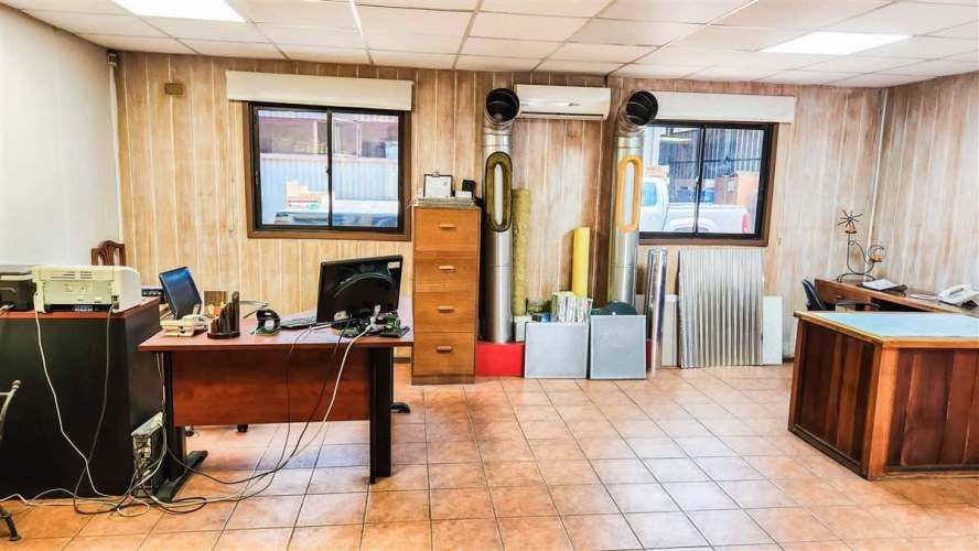 Oficina De 770/1710 M2 En Arriendo En Macul