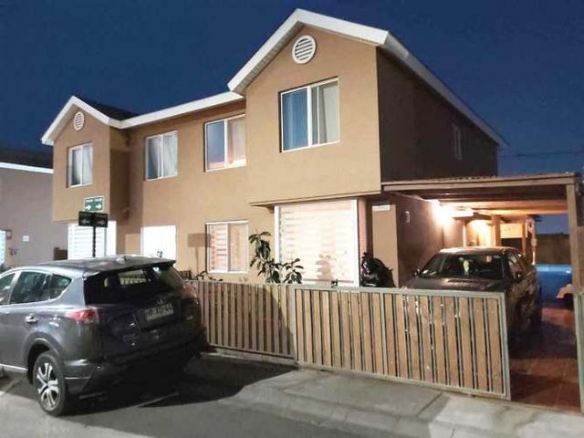 Casa En Venta De 3 Dorm. En Lampa