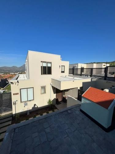 Casa Mediterranea En Arriendo De 4 Dorm. En Lo Barnechea