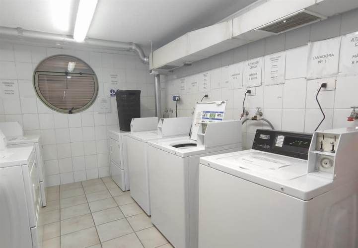 Ambplio Departamento Arriendo De 2 Dorm. En Santiago